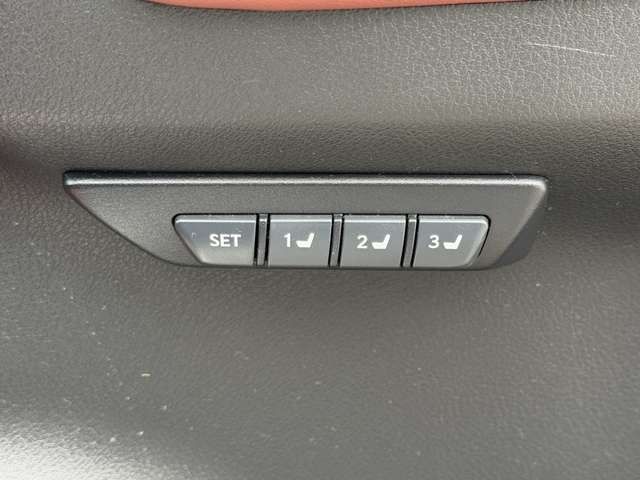 TOYOTA LEXUS NX300H 2015 Image 31