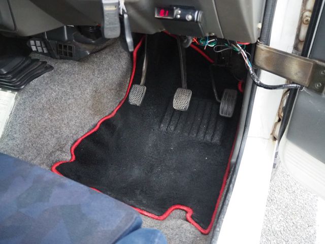 SUZUKI JIMNY 4WD 1997 Image 31