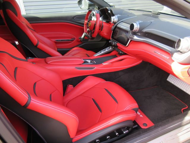 FERRARI GTC4 LUSSO T 2020 Image 31