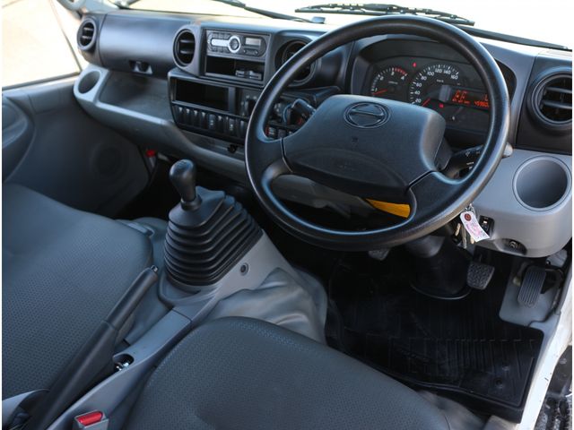 HINO DUTRO 2018 Image 31