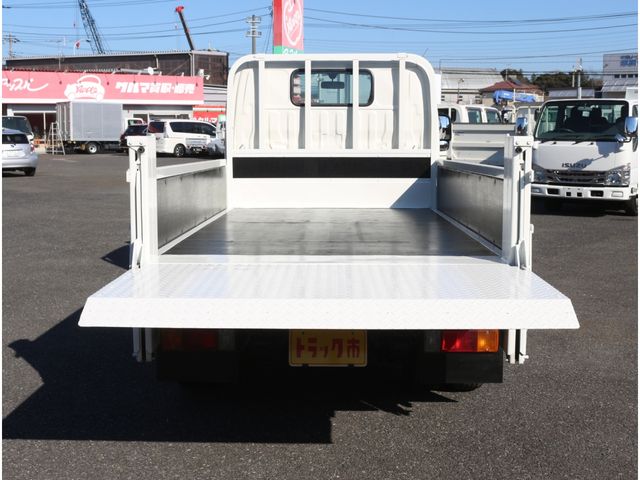 HINO DUTRO 2018 Image 31