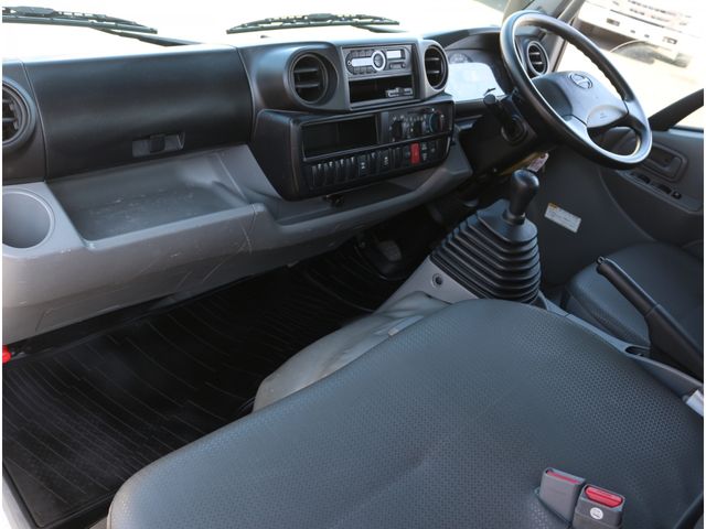 HINO DUTRO 2018 Image 31