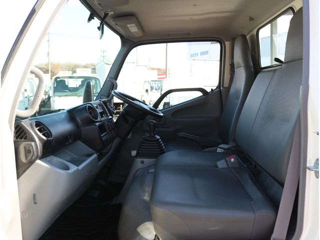 HINO DUTRO 2018 Image 31