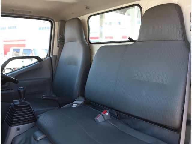 HINO DUTRO 2018 Image 31