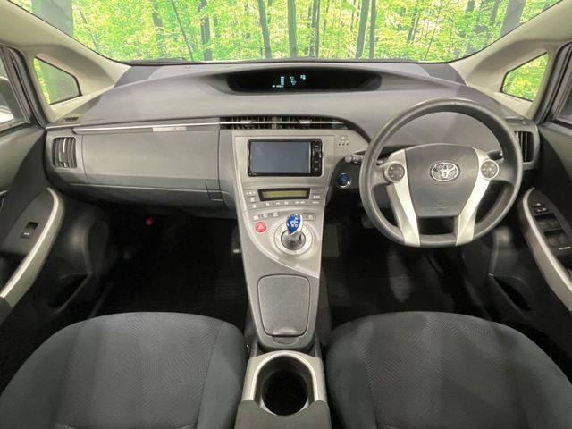 TOYOTA PRIUS 2015 Image 31