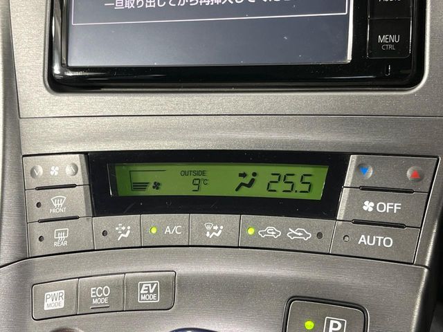 TOYOTA PRIUS 2015 Image 31