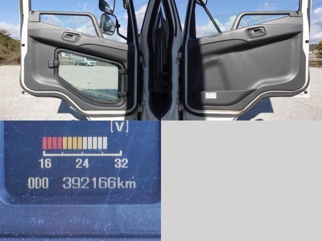 MITSUBISHI FUSOU FIGHTER 2007 Image 31