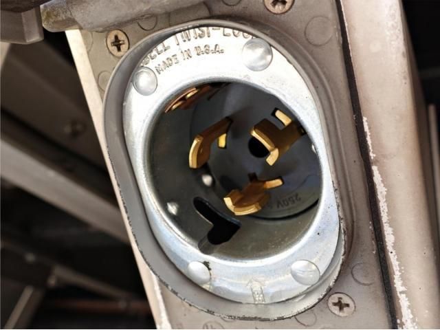 NISSAN DIESEL QUON 2018 Image 31