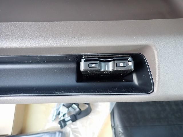 MITSUBISHI CANTER 2025 Image 31