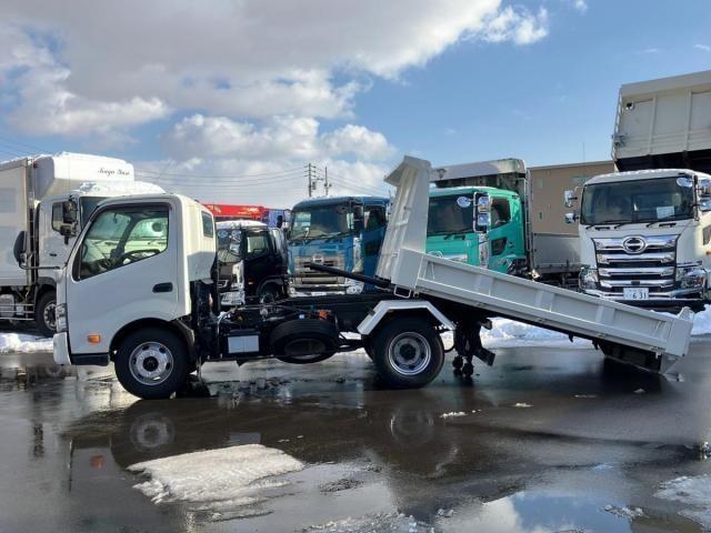 HINO DUTRO 2016 Image 31