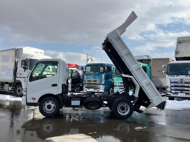 HINO DUTRO 2016 Image 31