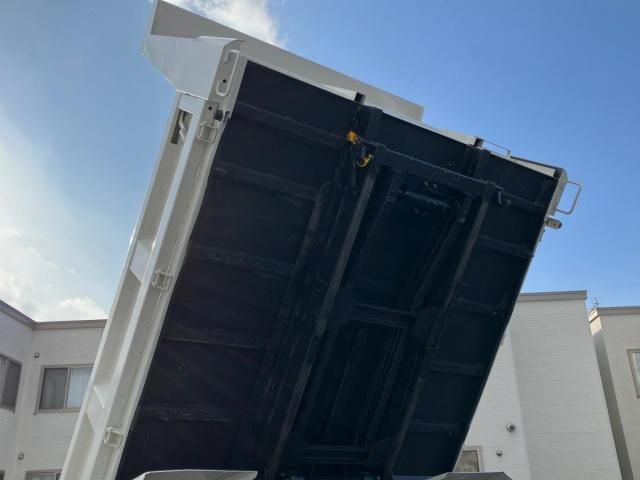 HINO DUTRO 2016 Image 31