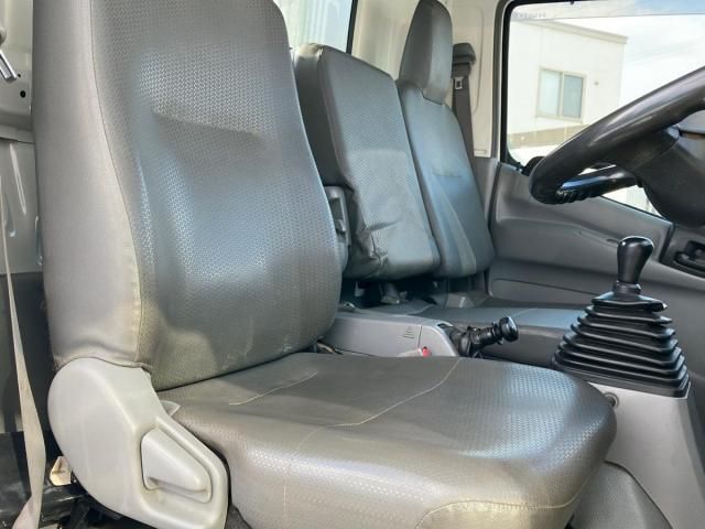 HINO DUTRO 2016 Image 31