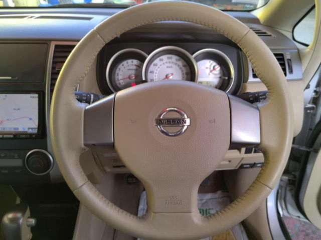 NISSAN TIIDA 2009 Image 31