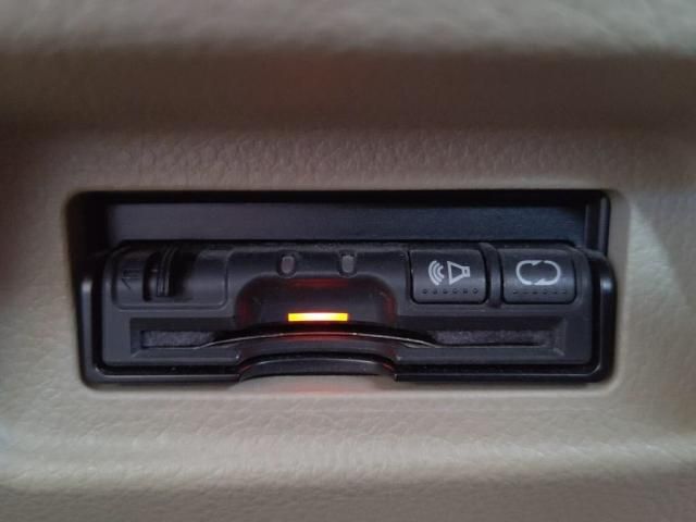 NISSAN TIIDA 2009 Image 31