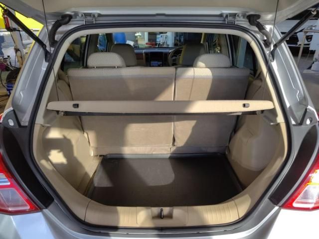 NISSAN TIIDA 2009 Image 31