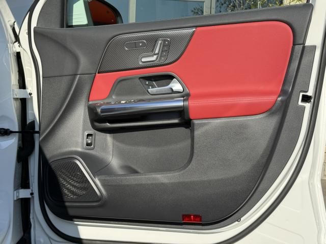 MERCEDES BENZ GLA CL 2022 Image 31