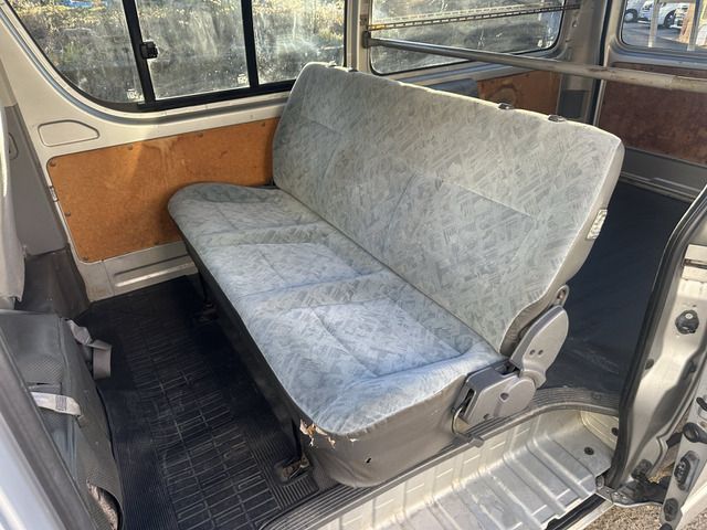 TOYOTA HIACE VAN 2WD 2006 Image 31