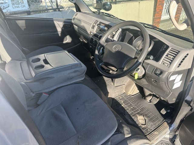 TOYOTA HIACE VAN 2WD 2006 Image 31