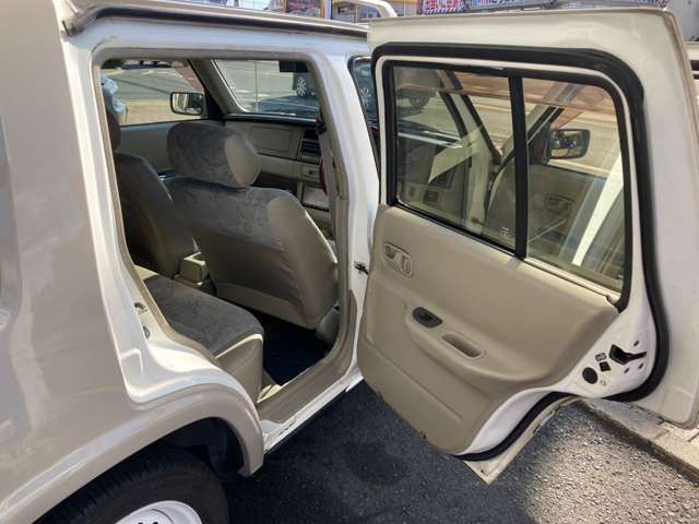 NISSAN RASHEEN 1998 Image 31