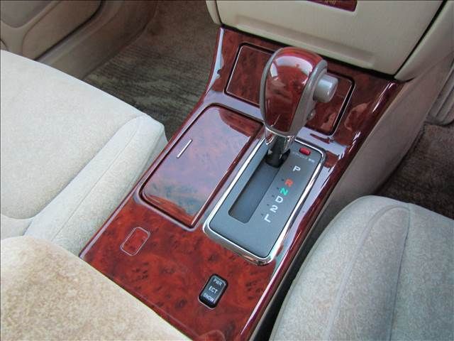 TOYOTA CROWN SEDAN 2002 Image 31