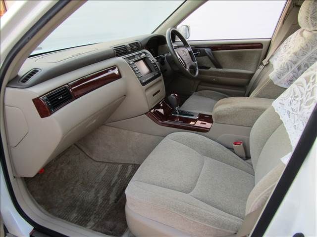 TOYOTA CROWN SEDAN 2002 Image 31