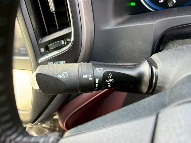 TOYOTA CROWN SEDAN HYBRID 2016 Image 31