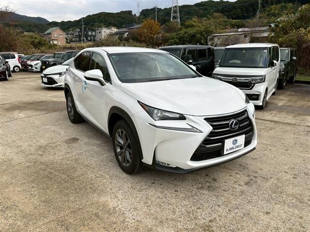 TOYOTA LEXUS NX300H 2016 Image 31