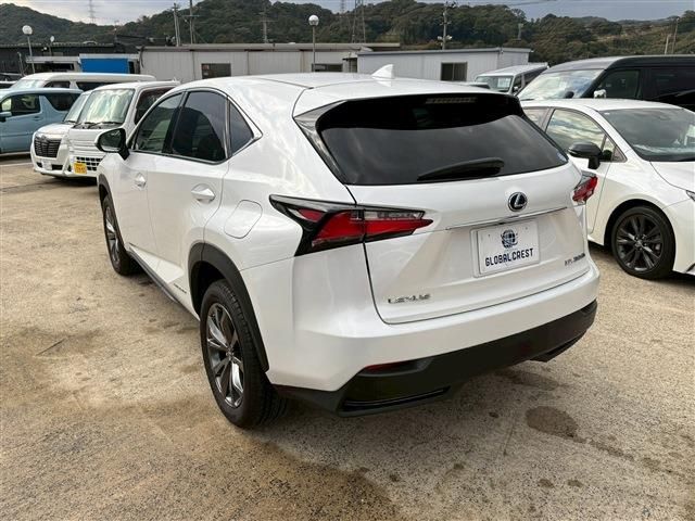 TOYOTA LEXUS NX300H 2016 Image 31