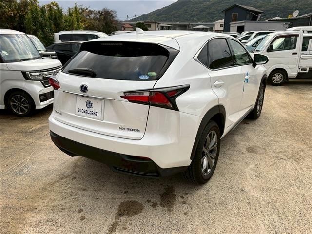 TOYOTA LEXUS NX300H 2016 Image 31