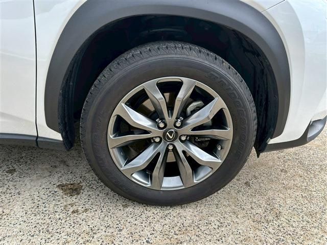 TOYOTA LEXUS NX300H 2016 Image 31