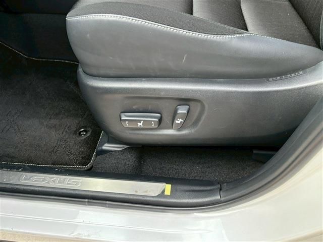 TOYOTA LEXUS NX300H 2016 Image 31