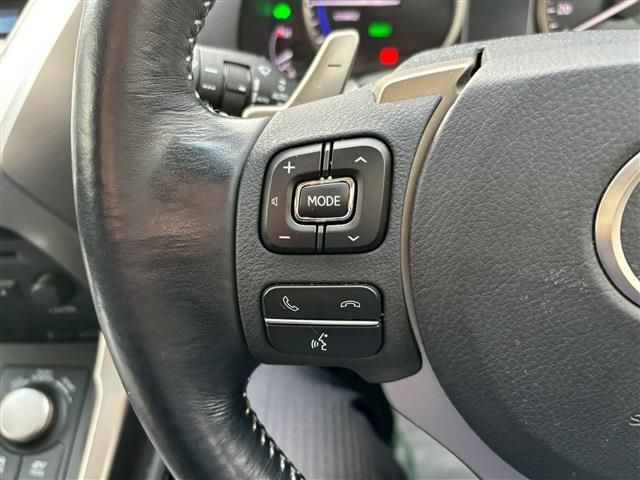 TOYOTA LEXUS NX300H 2016 Image 31