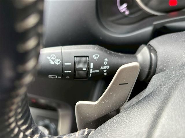 TOYOTA LEXUS NX300H 2016 Image 31