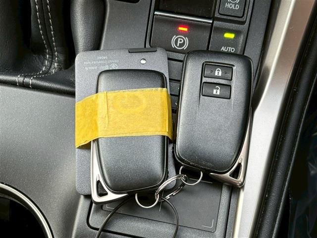 TOYOTA LEXUS NX300H 2016 Image 31