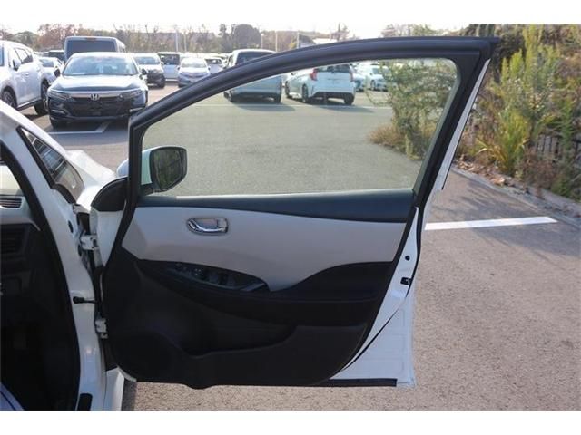 NISSAN LEAF 2018 Image 31