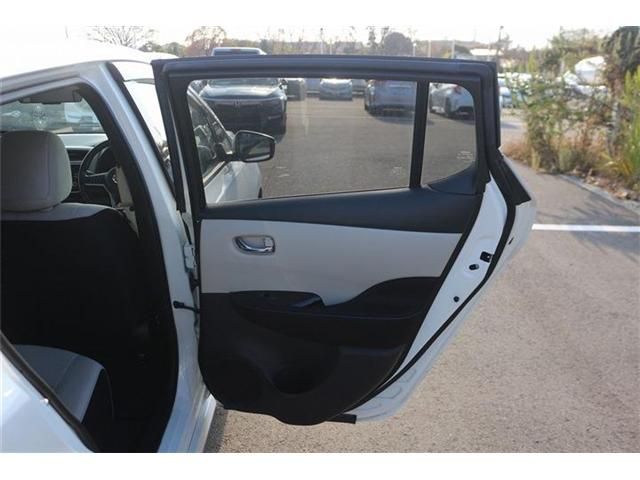 NISSAN LEAF 2018 Image 31