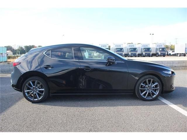 MAZDA 3 FASTBACK 2023 Image 31
