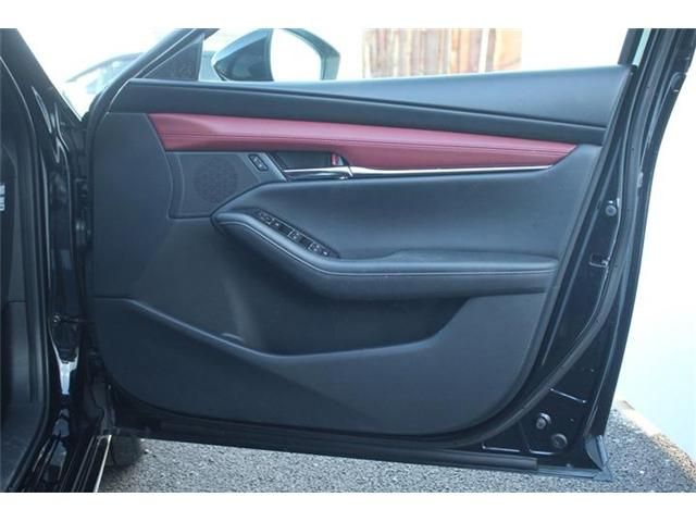 MAZDA 3 FASTBACK 2023 Image 31