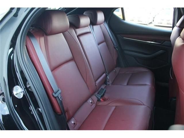 MAZDA 3 FASTBACK 2023 Image 31