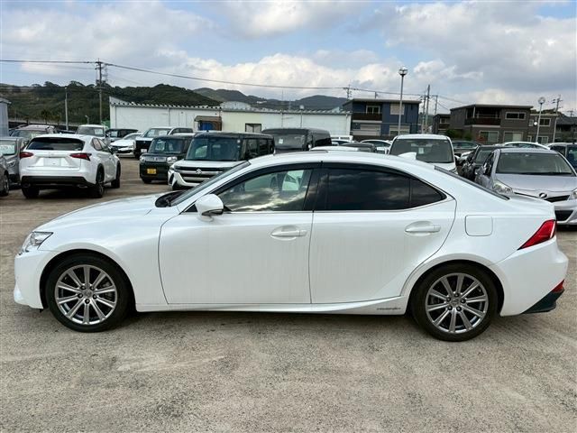 TOYOTA LEXUS IS300H 2015 Image 31