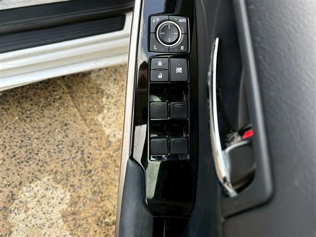 TOYOTA LEXUS IS300H 2015 Image 31