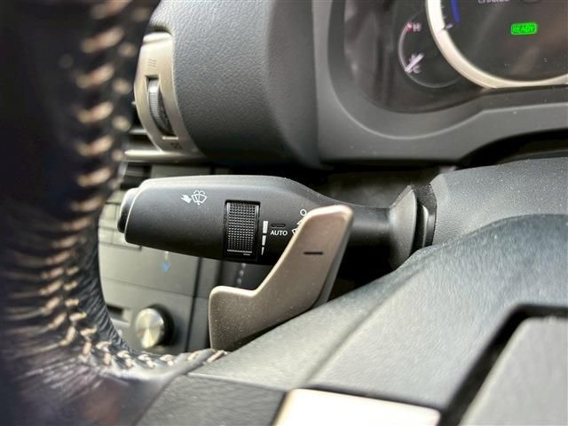 TOYOTA LEXUS IS300H 2015 Image 31