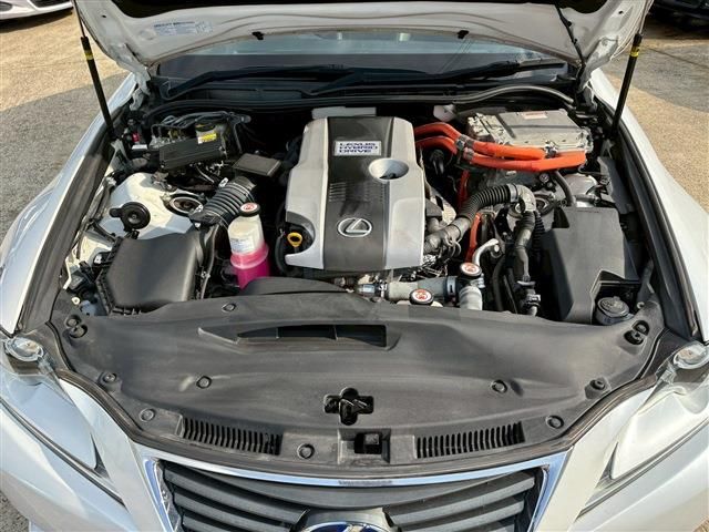 TOYOTA LEXUS IS300H 2015 Image 31