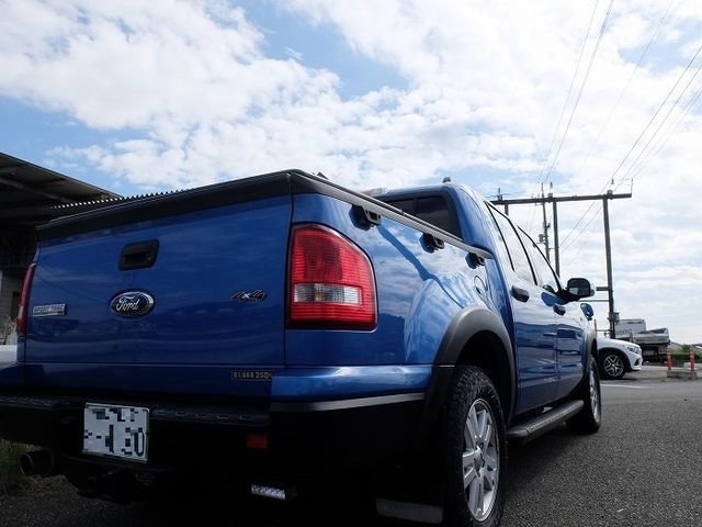 FORD EXPLORER SPORT 2010 Image 31