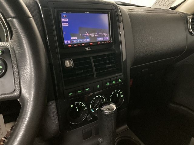 FORD EXPLORER SPORT 2010 Image 31