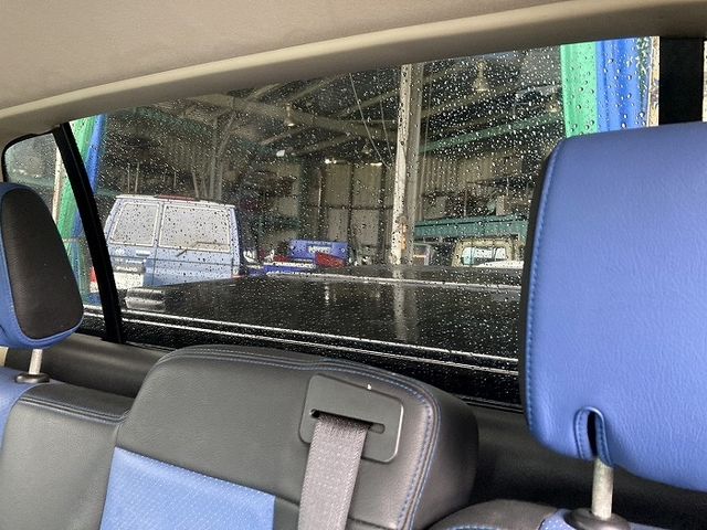 FORD EXPLORER SPORT 2010 Image 31