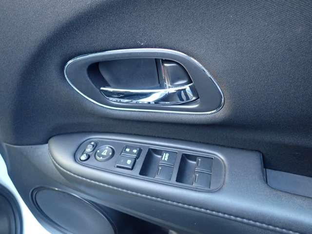 HONDA VEZEL HYBRID 2016 Image 31