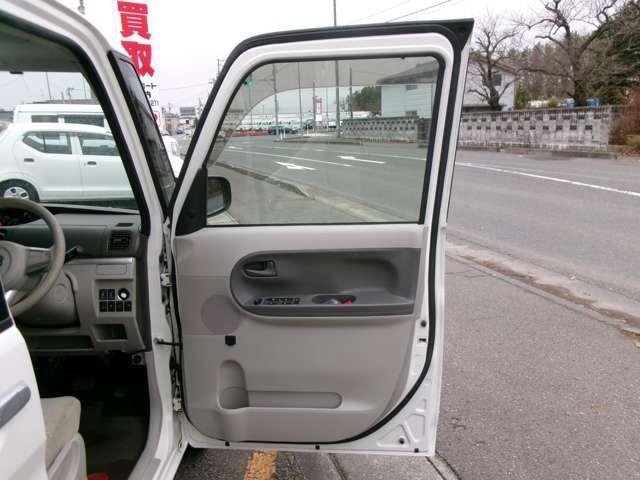 DAIHATSU TANTO 4WD 2014 Image 31