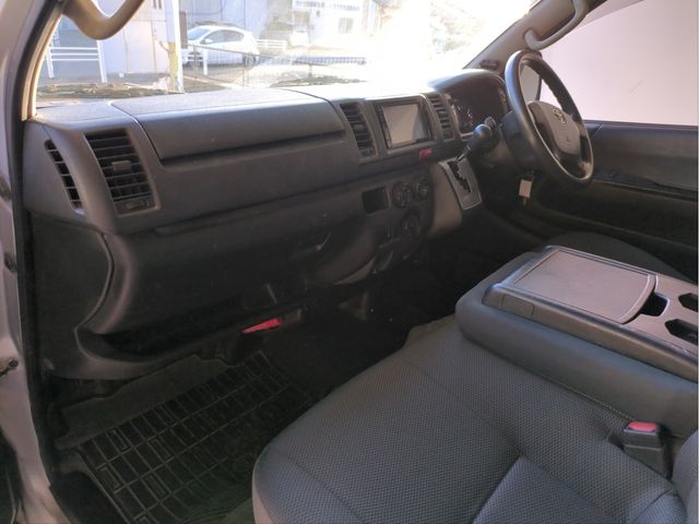 TOYOTA REGIUSACE VAN 4WD 2019 Image 31